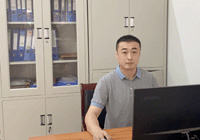 《以你我青春妙筆，書寫辰龍?jiān)娨馕恼隆?甘  霖